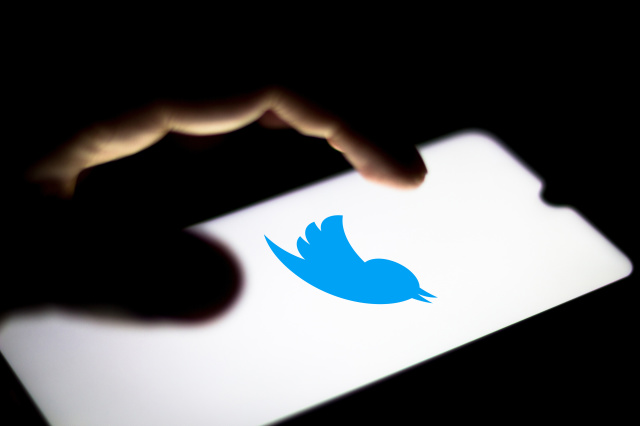 توئیتر قابلیتی را تست می‌کند که وقتی بحث‌ها به سمت جدال پیش بروند هشدار می‌دهد