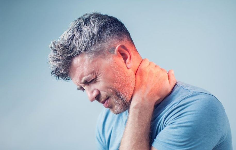 8 راه حل ساده و موثر برای رهایی از گردن درد