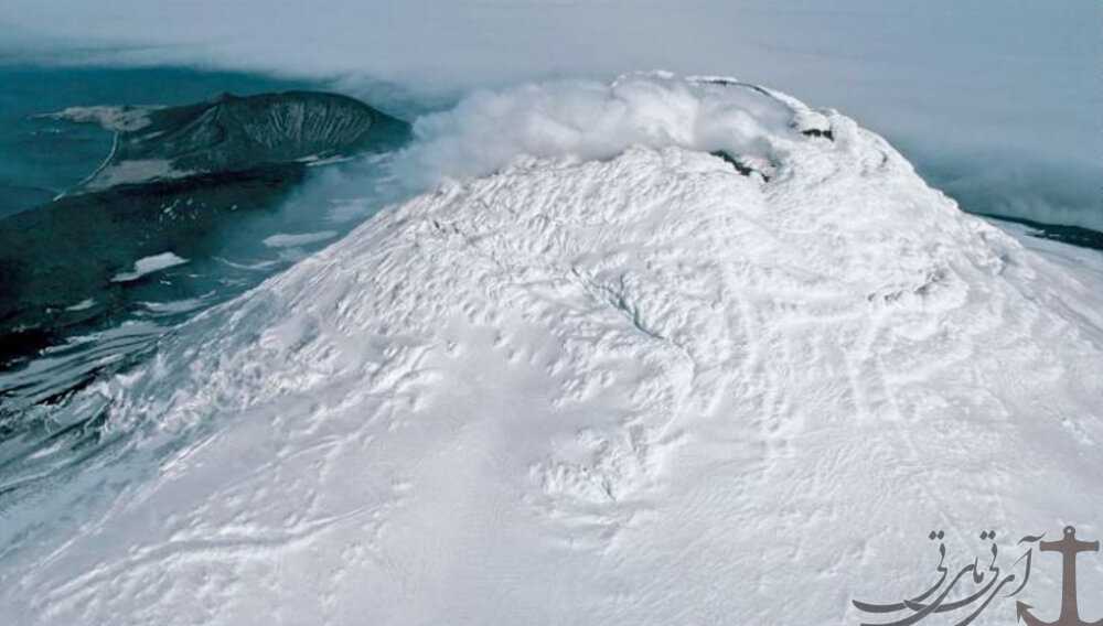 اتفاقی نادر در قطب جنوب طلا از یک کوه آتشفشان فوران می‌کند ایتی مایتی