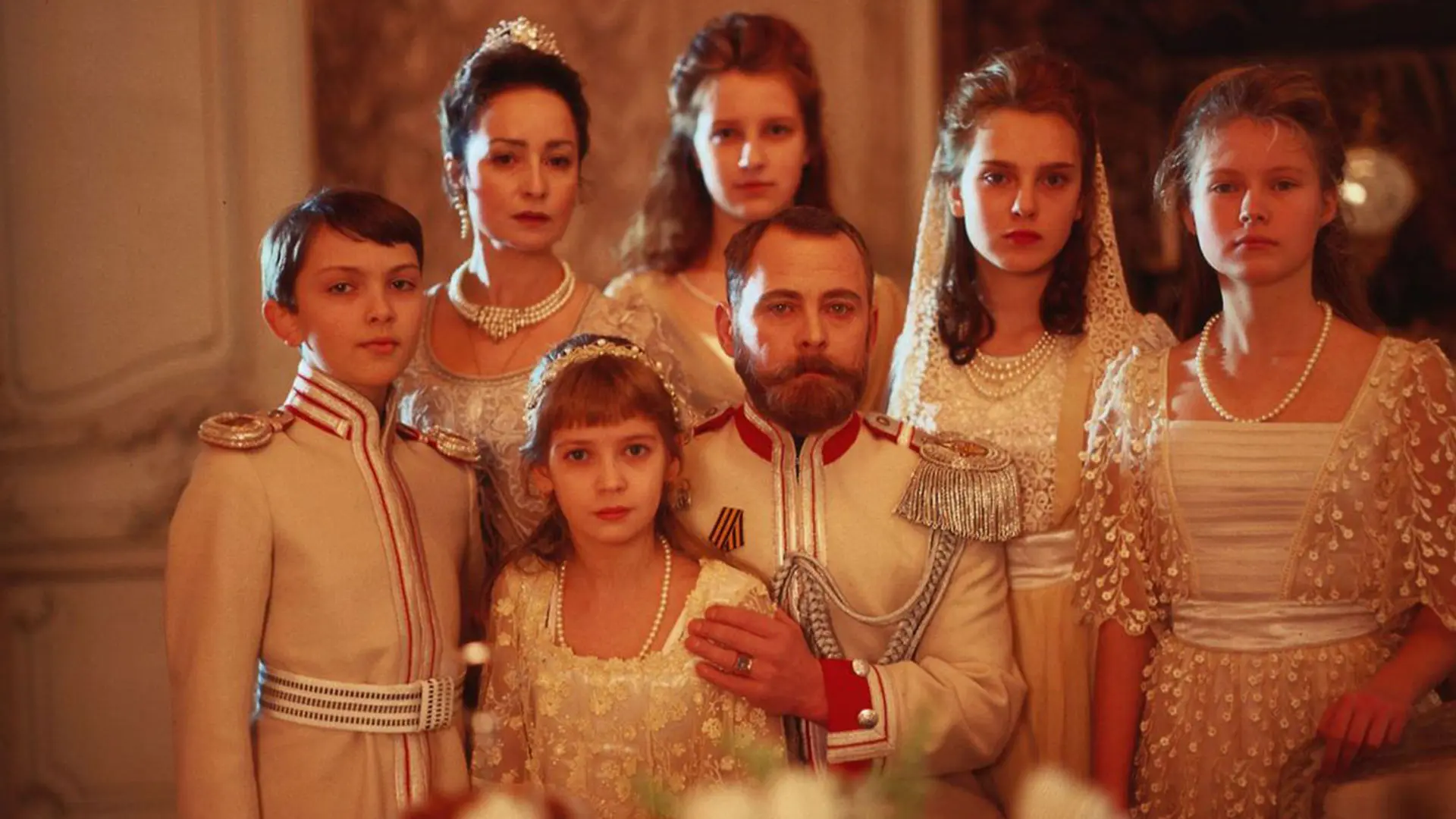 خانواده سلطنتی در فیلم کشتی روسی ۳۰ تا از بهترین فیلم های روسی بهمراه امتیاز IMDB ایتی مایتی