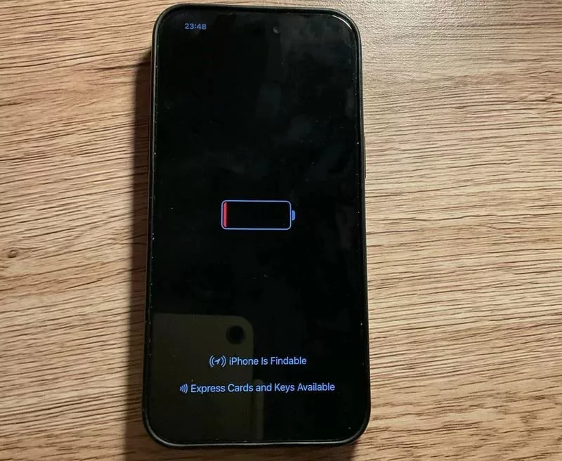 آیفون 15 با iOS 18 موقع خاموش‌بودن هم ساعت را نشان می‌دهد + عکس