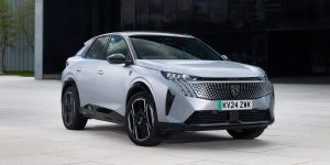 پژو ۳۰۰۸ جدید؛ کراس‌اوری که وعده‌هایش بزرگ است، اما هنوز در عمل کار دارد – ایتی مایتی